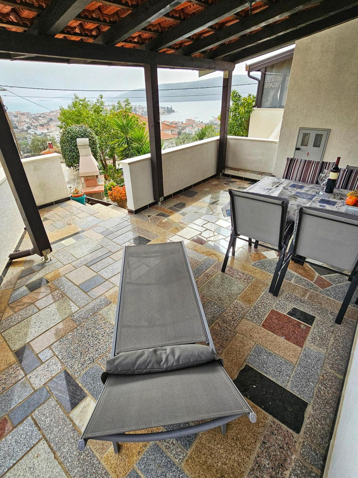 Apartments Plejic Seget Vranjica Exterior photo